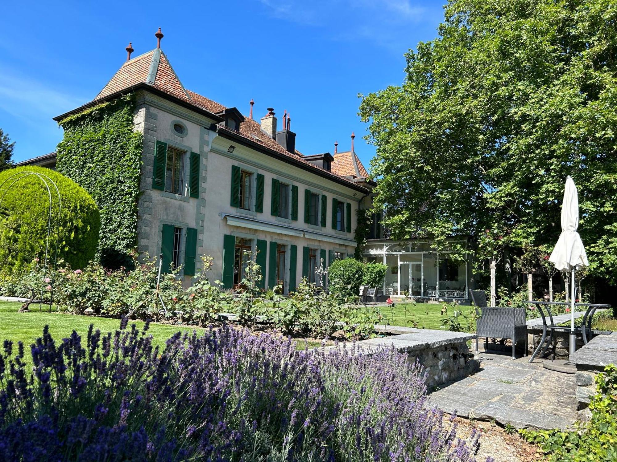 Le Chateau Lavigny Экстерьер фото